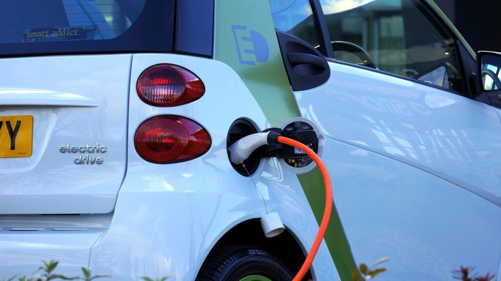 Alternative-Fuel_Electric-Vehicle_Pixabay-1024x575