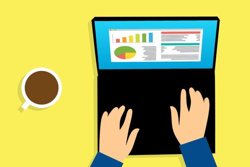Laptop-Coffee-SaaS-